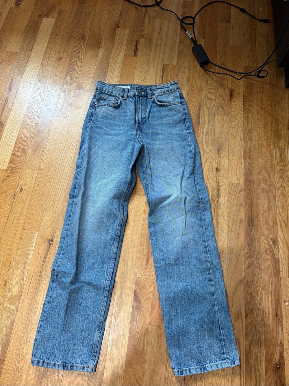 Light Wash High Rise Wide Leg Jeans - Picture 3 of 4